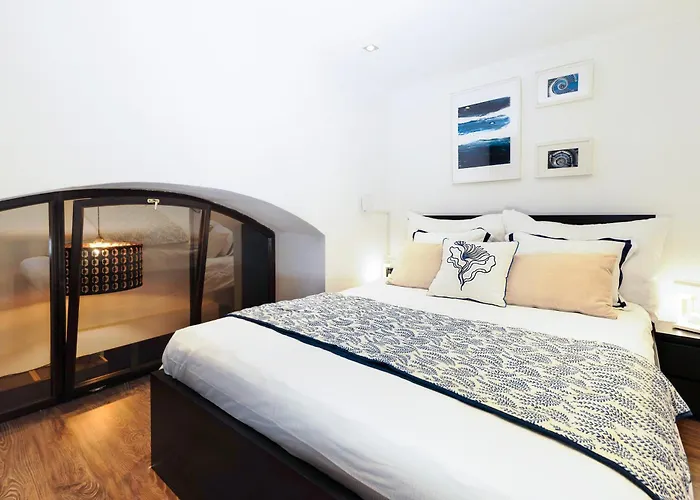 Downtown Museum Apartment
